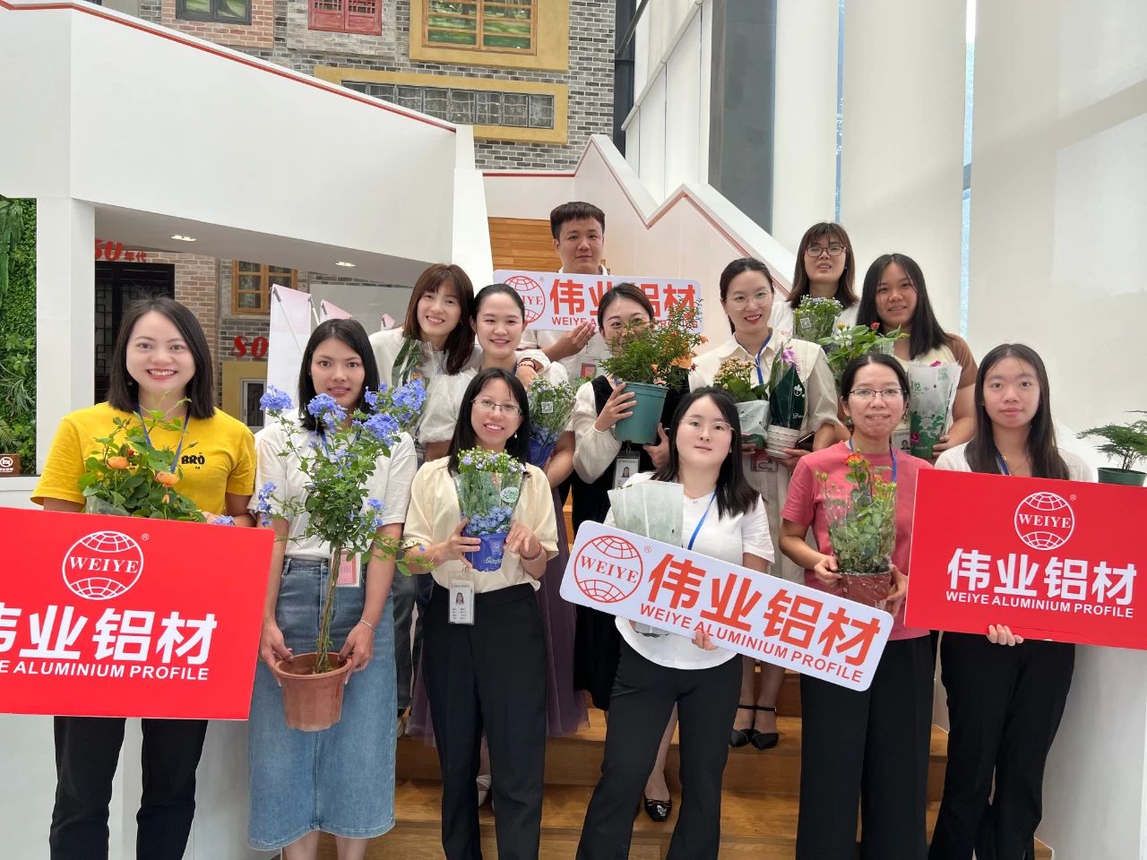 以愛澆灌，禮贈(zèng)母親 | 偉業(yè)鋁材感恩母親節(jié)職工活動(dòng)圓滿舉辦
